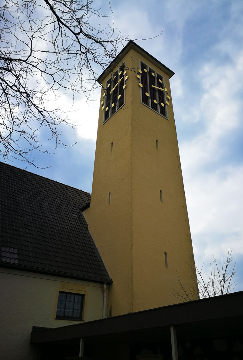 Der Kirchturm der evangelisch-reformierten Kirche in Wülfer-Knetterheide