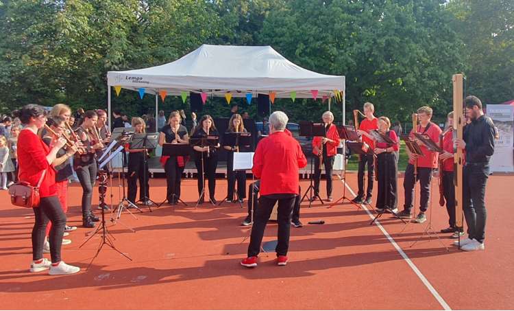 Windkanal auf dem Sportplatz der Südschule.