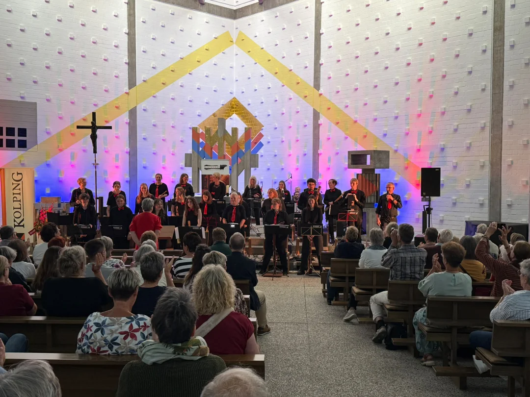 Blockflötenensemble Windkanal in der gut besuchten Heilig-Geist-Kirche